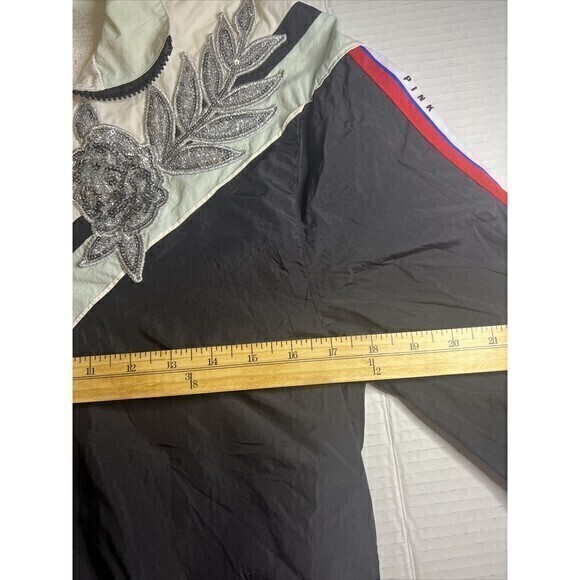 Victoria Secret Pink Flower Embroidery Windbreaker Sz XS‎ Chevron Black White - Picture 5 of 10